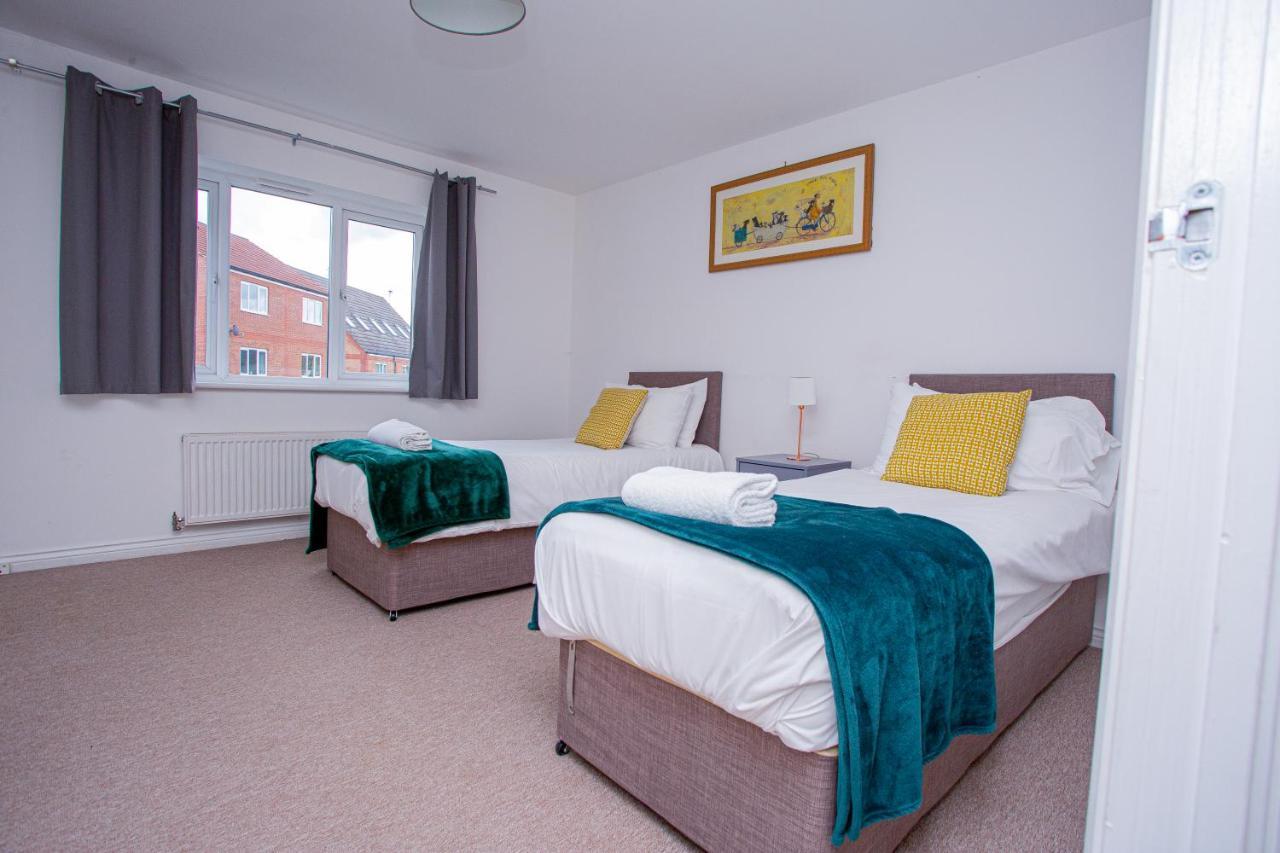 Turners Gardens Villa Northampton Exterior photo